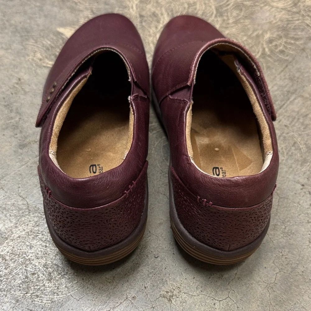 Hush Puppies Burgundy Flats - Picture 5 of 8